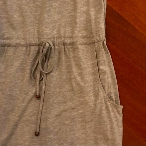 Grey jumpsuit with pockets and drawstring waist - Picture 6 of 7